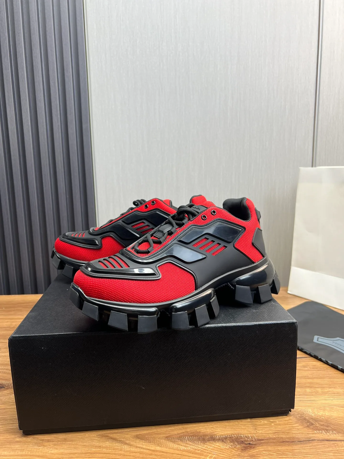 Men's shoes 💰620💰 [PRADA] Popular thick-soled shoes for couples 👩‍❤️‍👨 Available all year round ✔️Official website synchronization Original fly-knit film fabric + cowhide lining, 1⃣️ to 1⃣️ replica, original sole, 36-45 (45 made to order, non-refundable)